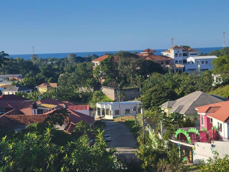 Linda, Cerca De Todo, Parqueo, Patio, Netflix Villa La Ceiba Kültér fotó